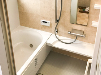 バスルームリフォーム カビ等の原因である湿気が無くなり、お手入れも楽になった浴室
